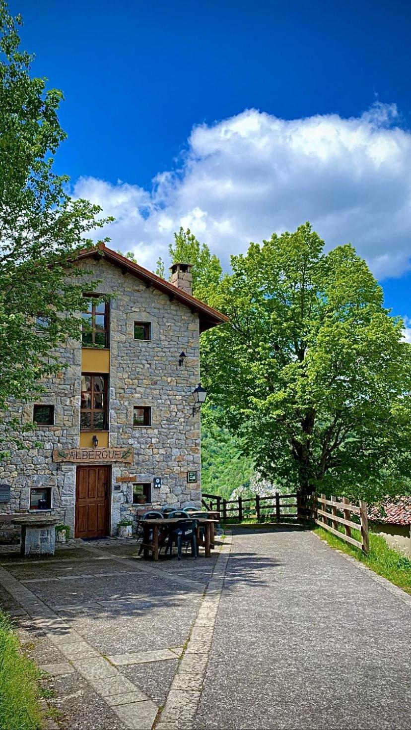 Albergue Pena Castil Sotres Exterior foto